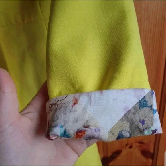 New Monton yellow coat - Picture 4 of 5